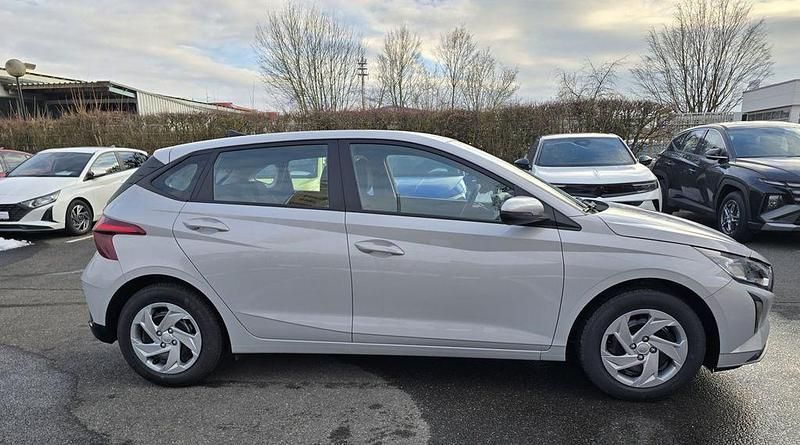 Neu Hyundai i20 90 PS (66 kW) 2026 Grau Kleinwagen