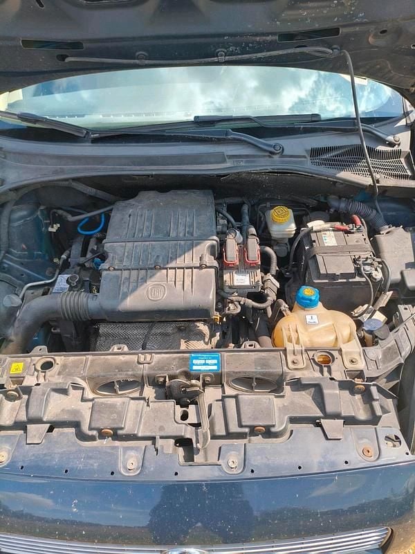 Blau Gebraucht 2009 Fiat Punto Kleinwagen | 1.500 € (Guter Preis) - Bild 1/4