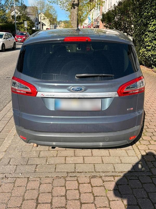 Second-hand Ford S-MAX S 140 CP (102 kW) 2011 Albastru Monovolum