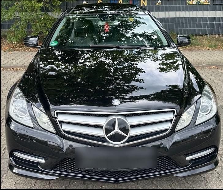Gebraucht Mercedes E350 AMG 306 PS (225 kW) 2012 Schwarz Coupé