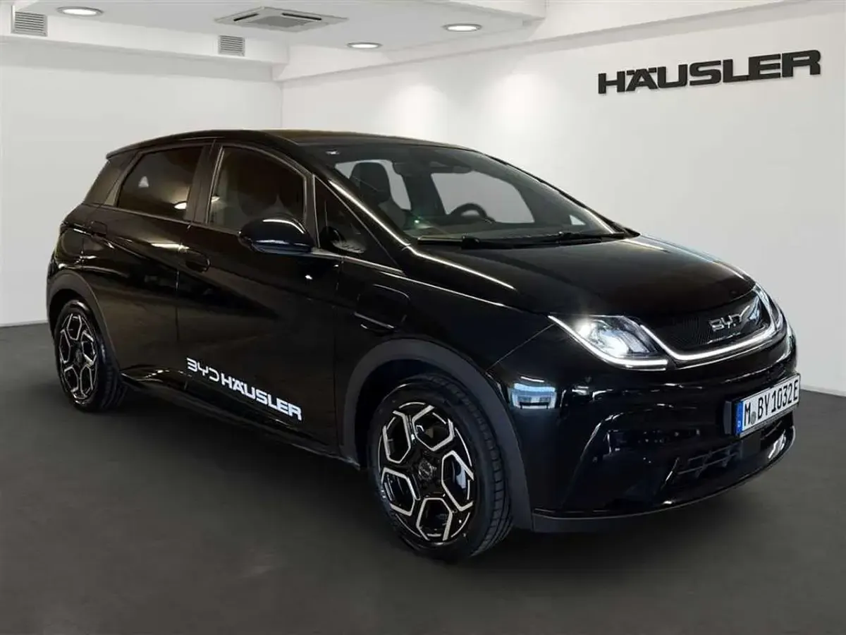 Neu BYD Dolphin Design 150 kW (204 PS) 2026 Obsidian black Kleinwagen