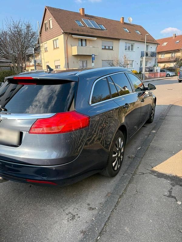 Gebraucht Opel Insignia 131 PS (96 kW) 2011 Kombi