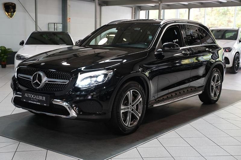 Schwarz Gebraucht 2016 Mercedes GLC250 Luxury SUV | 18.900 € (Fairer Preis) - Bild 1/4