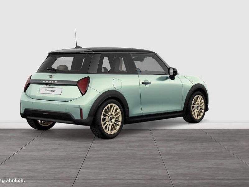 Gebraucht Mini Cooper Favoured 156 PS (114 kW) 2024 Grün Kleinwagen