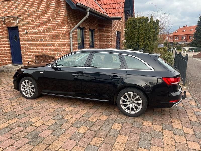 Gebraucht Audi A4 S-Line 150 PS (110 kW) 2019 Schwarz Kombi