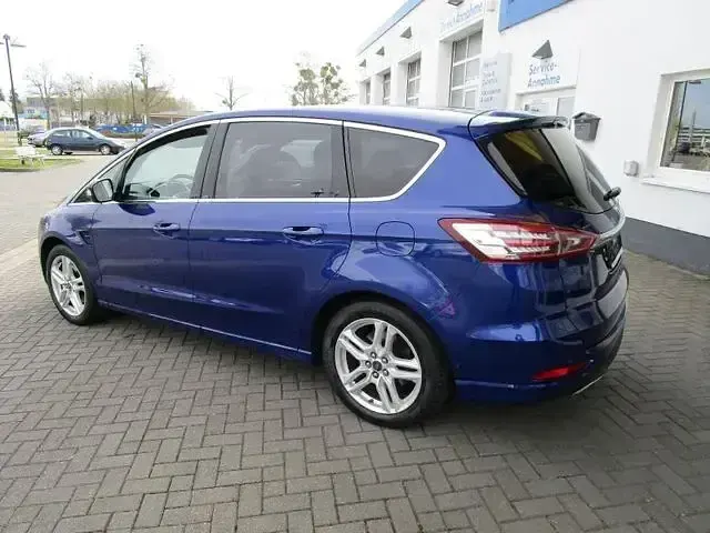 Używany Ford S-MAX Titanium 190 KM (139 kW) 2016 Niebieski Minivan