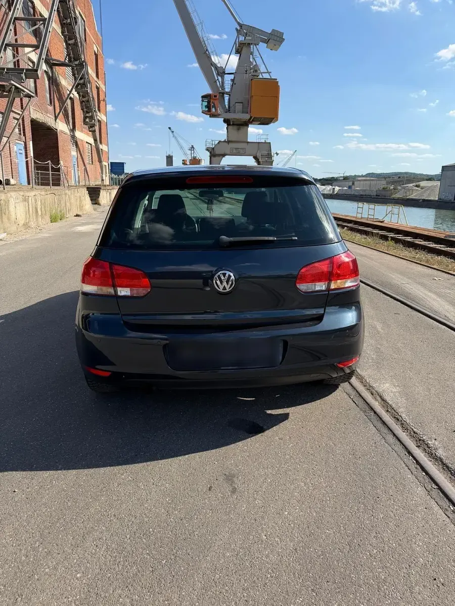 Gebraucht VW Golf VI 102 PS (75 kW) 2012 Blau Kleinwagen
