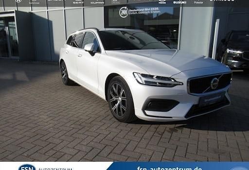 Gebraucht Volvo V60 Core 163 PS (119 kW) 2024 Weiß Kombi