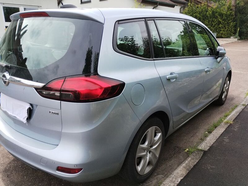 Blau Gebraucht 2017 Opel Zafira Tourer Business Edition Van / Kleinbus | 10.950 € (Superpreis) - Bild 1/4