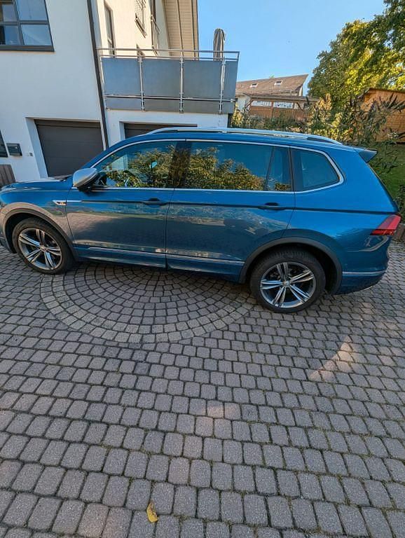 Gebraucht VW Tiguan Allspace R-line 200 PS (147 kW) 2021 Blau SUV