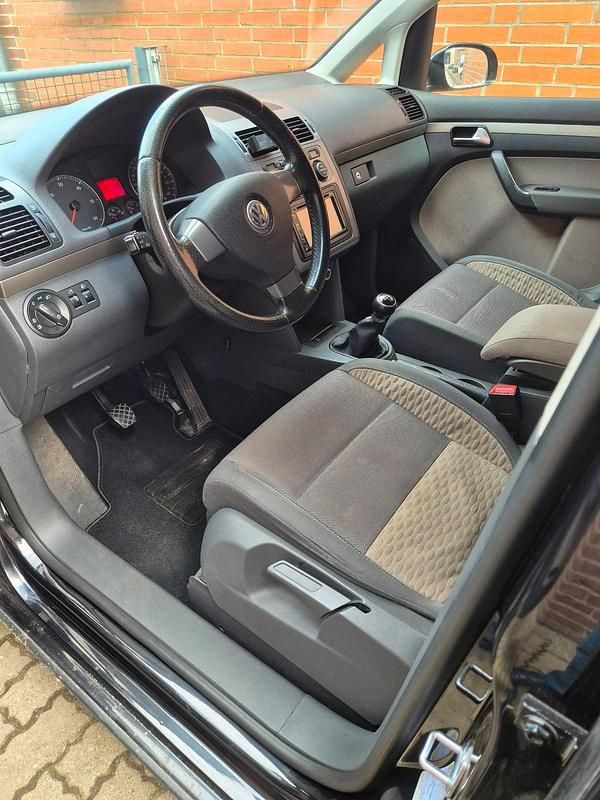 Gebraucht VW Touran Cross 105 PS (77 kW) 2007 Schwarz Van / Kleinbus