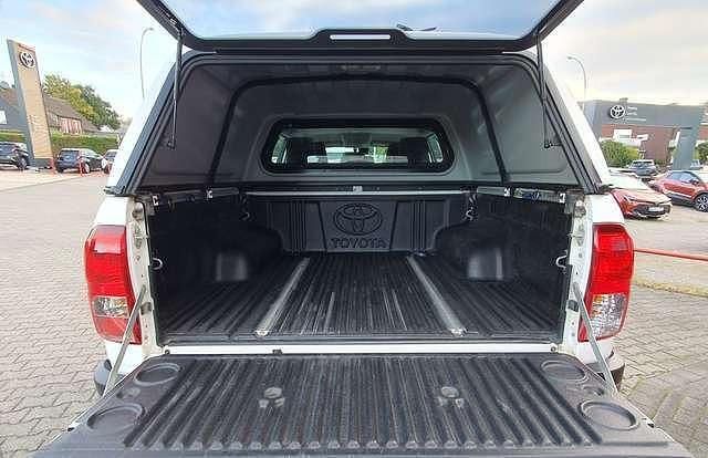 Weiß Gebraucht 2020 Toyota HiLux Abholung | 38.530 € (Teuer) - Bild 1/1