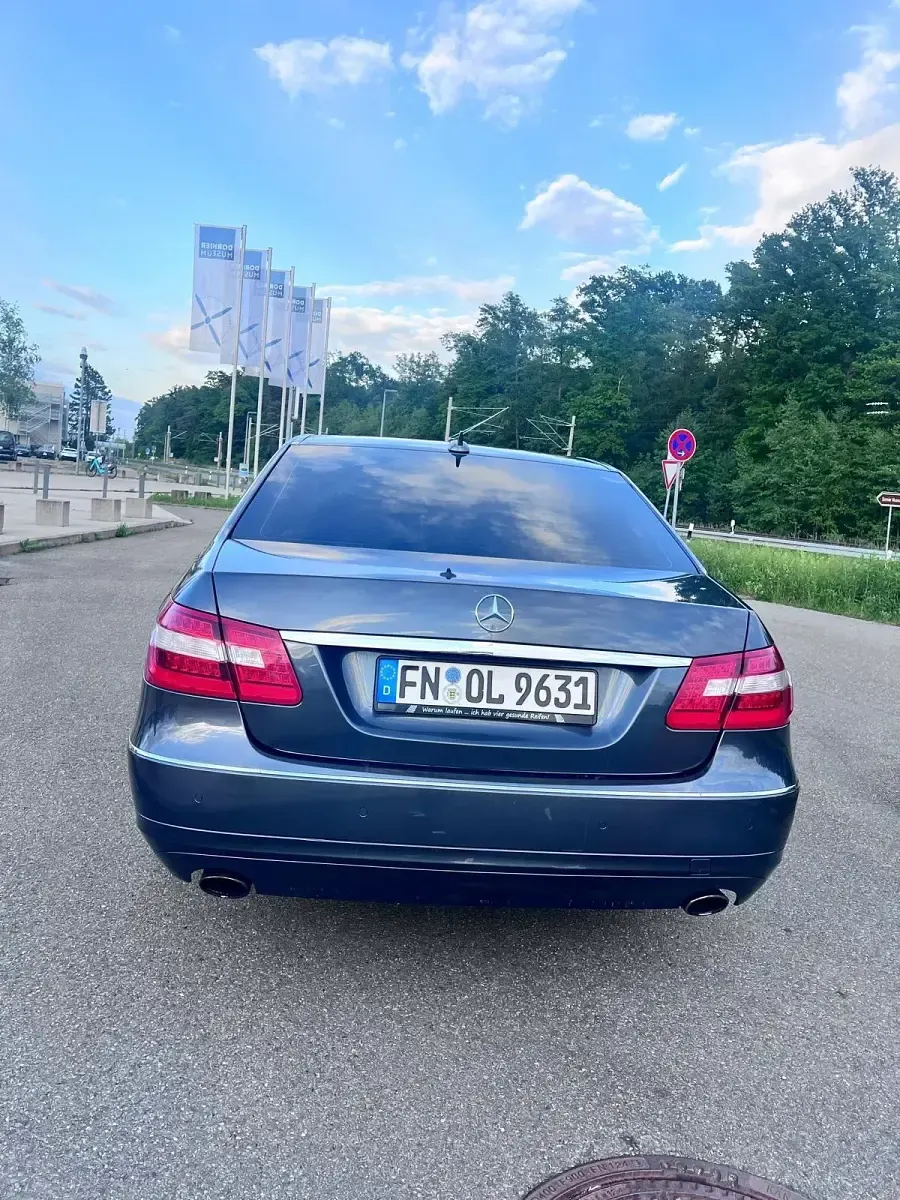 Second-hand Mercedes E300 204 CP (150 kW) 2010 Gri Berlinǎ