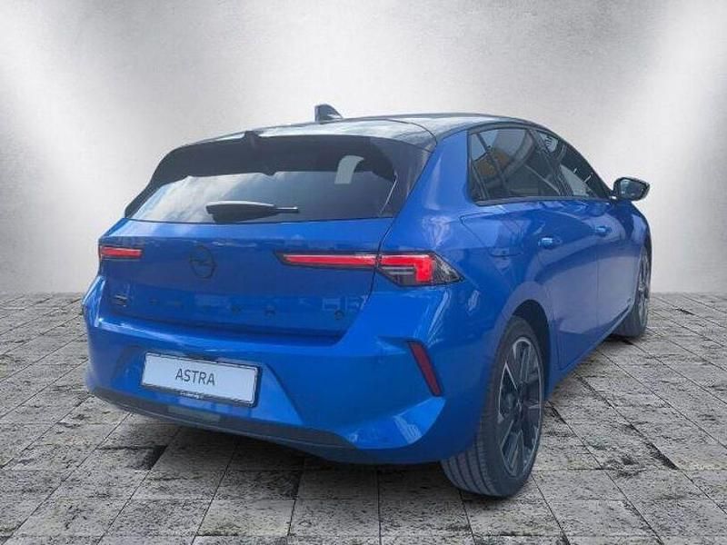Gebraucht Opel Astra Ultimate 114 kW (156 PS) 2023 Kobalt blau (metallic) Limousine