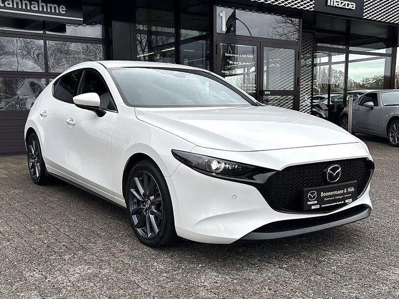 Gebraucht Mazda 3 Selection 122 PS (89 kW) 2023 Arctic white Limousine
