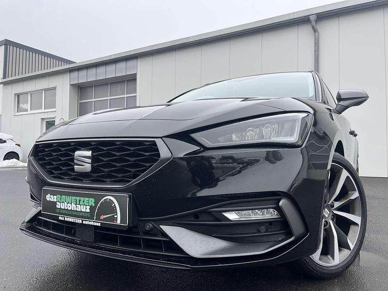 Schwarz Gebraucht 2022 Seat Leon FR-Line Kombi | 18.860 € (Fairer Preis) - Bild 1/4