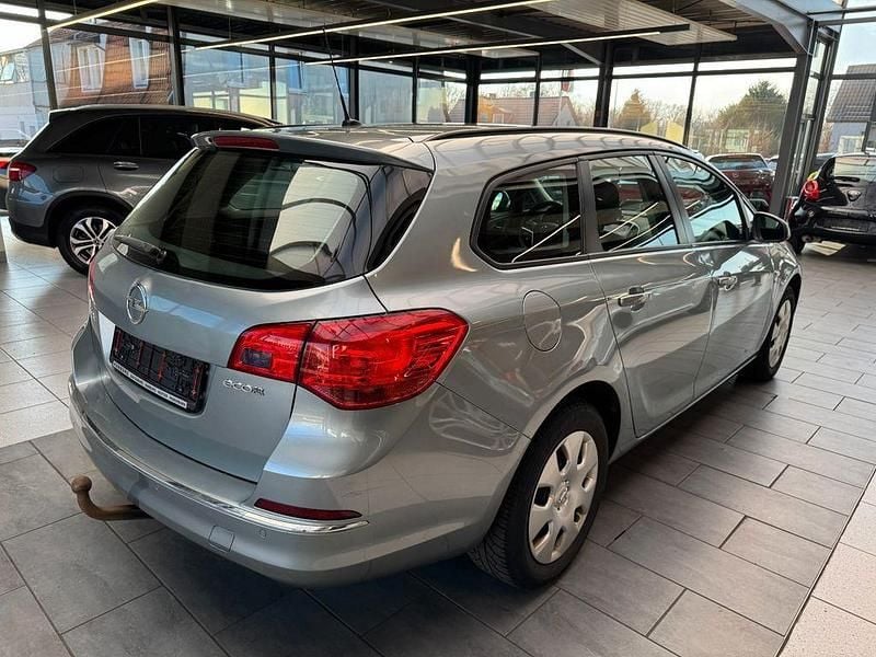 Gebraucht Opel Astra Energy 140 PS (102 kW) 2014 Silber Kombi
