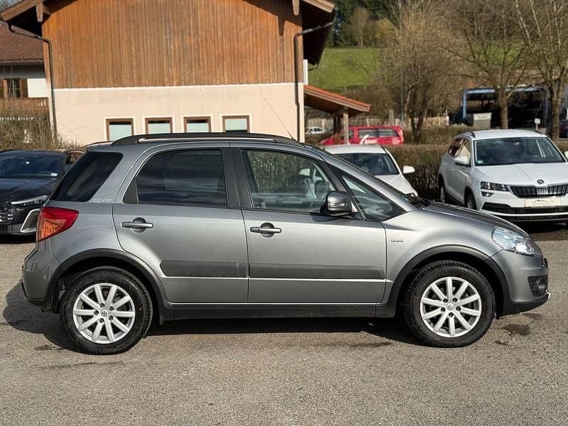Gebraucht Suzuki SX4 Style 135 PS (99 kW) 2011 Grau SUV