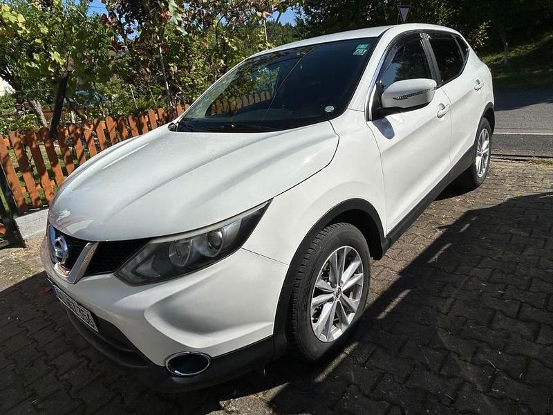 Weiß Gebraucht 2014 Nissan Qashqai 360º SUV | 6.800 € (Teuer) - Bild 1/4