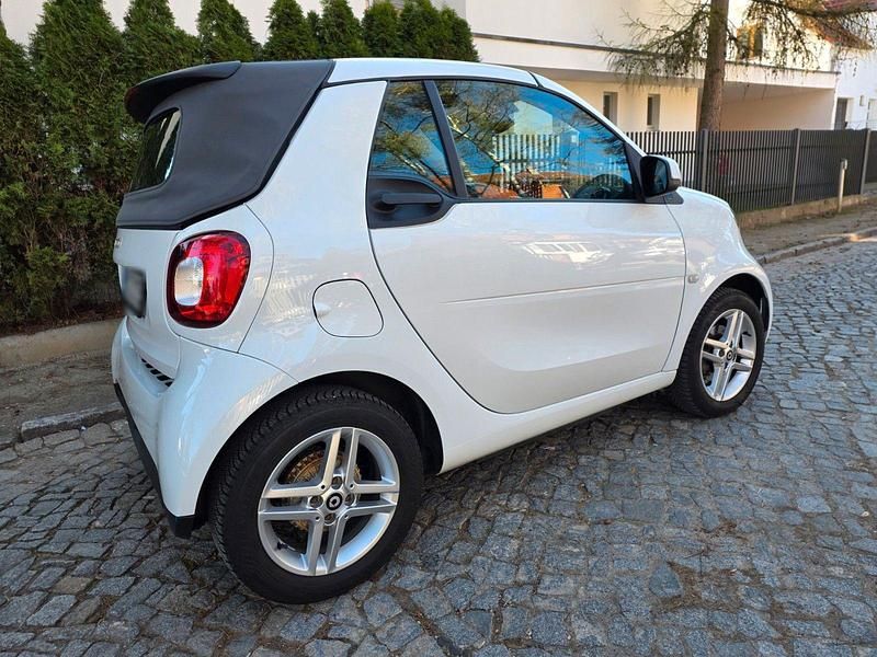 Gebraucht Smart ForTwo Coupé 60 kW (82 PS) 2021 Weiß Cabrio