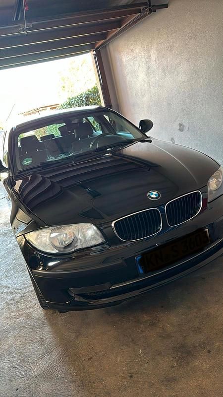 Schwarz Gebraucht 2010 BMW 116 Efficient Dynamics Kleinwagen | 3.450 € (Fairer Preis) - Bild 1/4