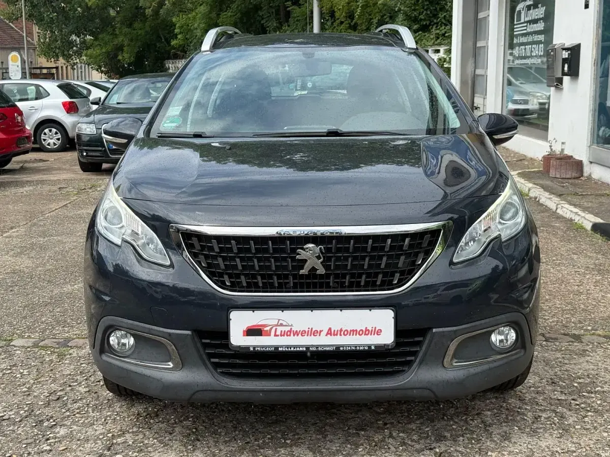 Gebraucht Peugeot 2008 Active 110 PS (80 kW) 2017 Grau SUV