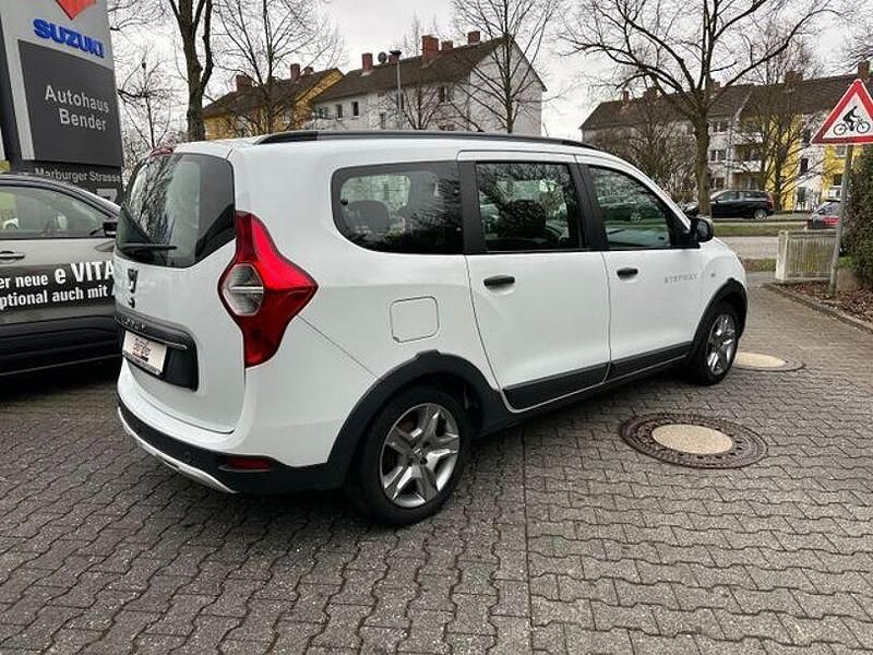 Gebraucht Dacia Lodgy Stepway 116 PS (85 kW) 2021 Weiß Van / Kleinbus