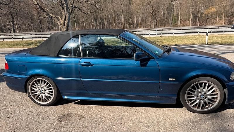 Gebraucht BMW 320 Cabriolet 170 PS (125 kW) 2001 Blau Cabrio