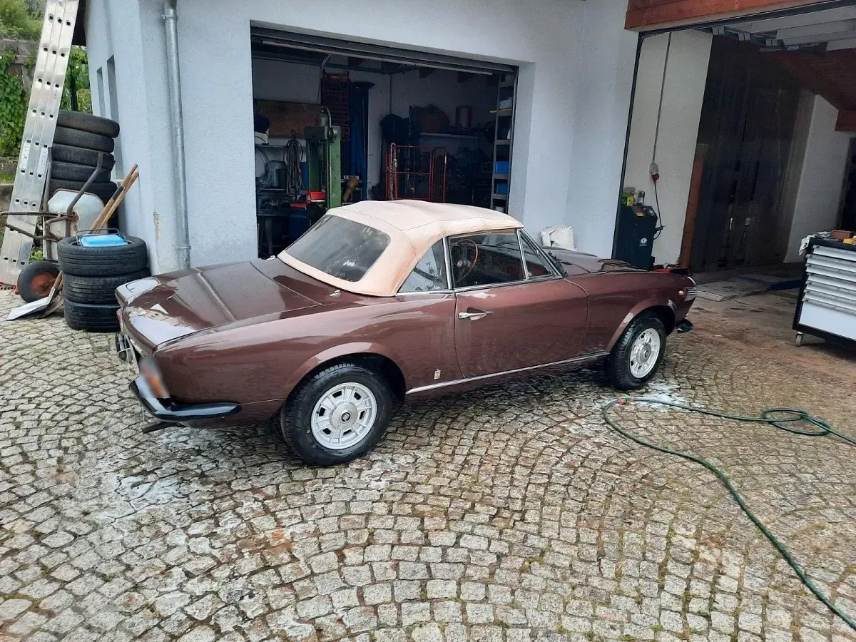 Gebraucht Fiat 124 Spider 118 PS (86 kW) 1974 Braun Cabrio