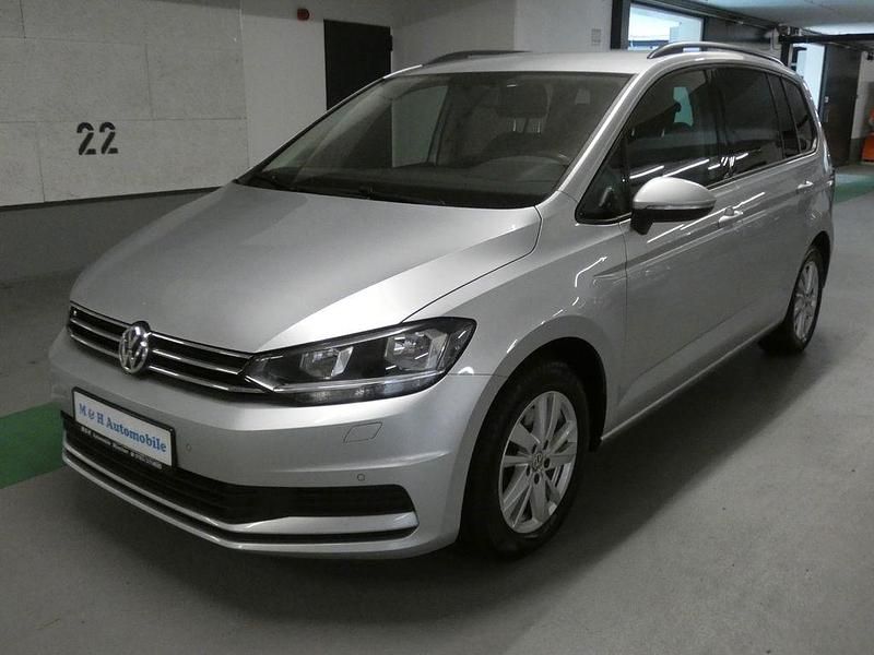 Reflexsilber Gebraucht 2019 VW Touran Comfortline Van / Kleinbus | 13.700 € (Fairer Preis) - Bild 1/4