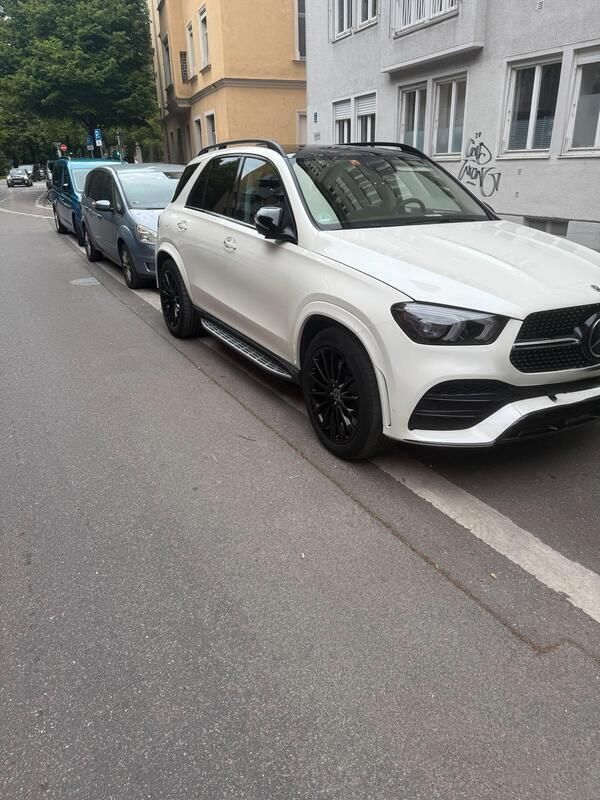 Weiß Gebraucht 2022 Mercedes GLE350e SUV | 65.000 € - Bild 1/4