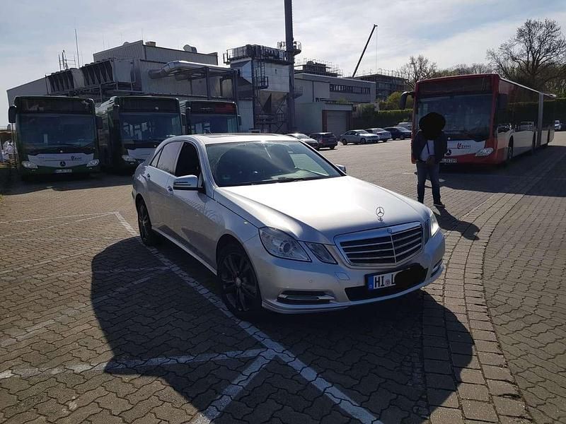 Gebraucht Mercedes 220 170 PS (125 kW) 2012 Silber Limousine