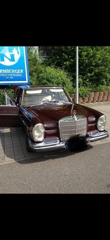 Rot Gebraucht 1966 Mercedes 250 Limousine | 25.000 € - Bild 1/4