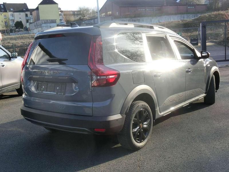 Gebraucht Dacia Jogger Extreme 91 PS (66 kW) 2024 Asphalt  grau  uni Van / Kleinbus