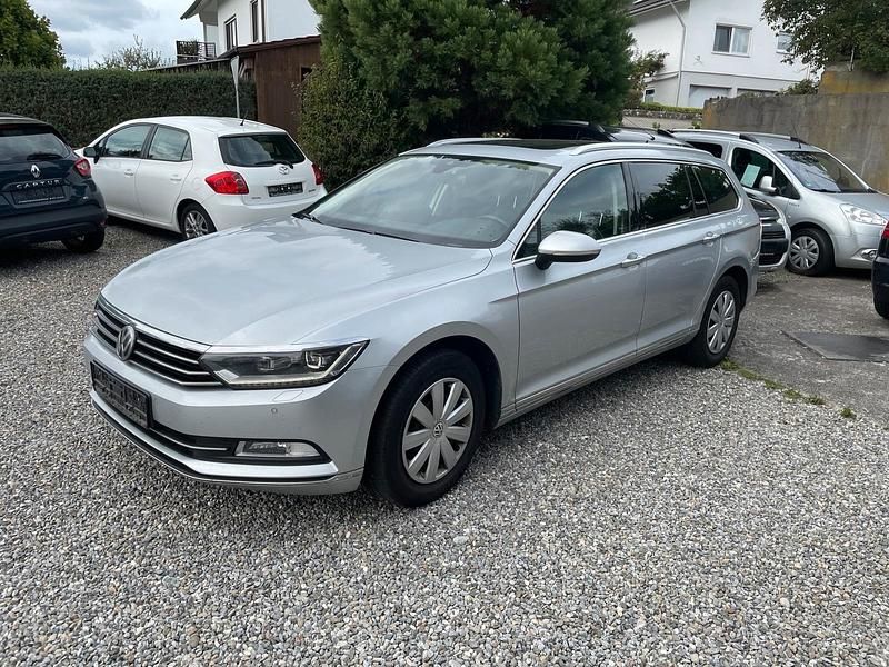 Silber Gebraucht 2015 VW Passat Kombi | 9.999 € (Fairer Preis) - Bild 1/4