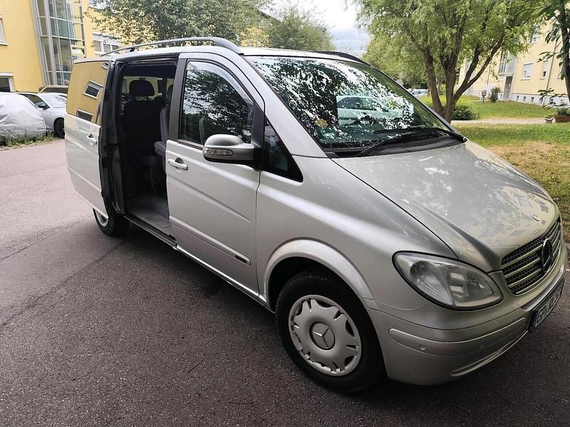 Grau Gebraucht 2006 Mercedes Viano Van / Kleinbus | 7.900 € (Guter Preis) - Bild 1/4