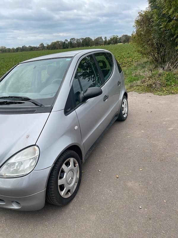 Silber Gebraucht 1999 Mercedes A140 Kleinwagen | 999 € (Guter Preis) - Bild 1/4