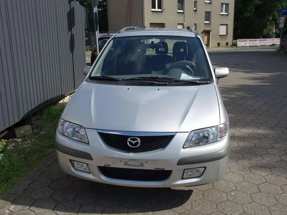 Gebraucht Mazda Premacy Comfort 101 PS (74 kW) 1999 Silber Van / Kleinbus