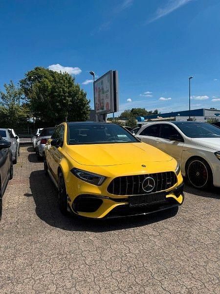 Gelb Gebraucht 2020 Mercedes A45 AMG AMG Limousine | 39.190 € (Superpreis) - Bild 1/4