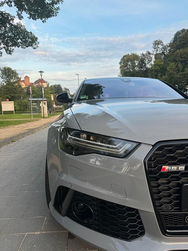 Gebraucht Audi RS6 725 PS (533 kW) 2018 Grau Kombi