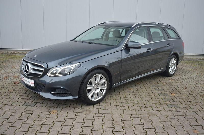 Grau Gebraucht 2013 Mercedes E350 Limousine | 14.999 € (Fairer Preis) - Bild 1/4