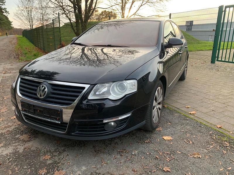 Schwarz Gebraucht 2009 VW Passat Limousine | 2.900 € (Guter Preis) - Bild 1/4