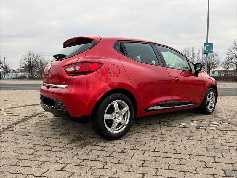 Gebraucht Renault Clio IV 90 PS (66 kW) 2013 Rot Limousine