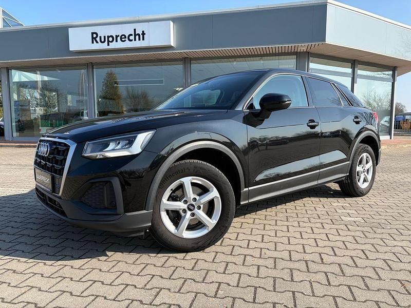 Gebraucht Audi Q2 Basis 150 PS (110 kW) 2022 Schwarz SUV