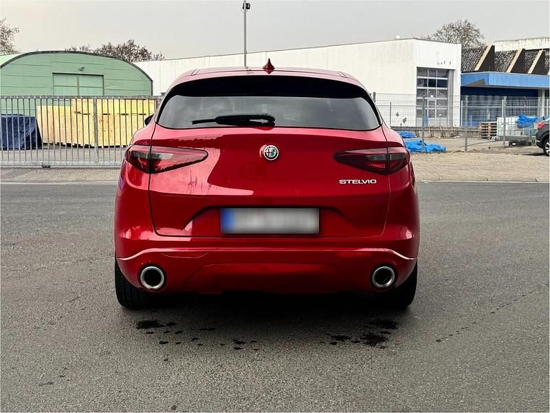 Gebraucht Alfa Romeo Stelvio 179 PS (131 kW) 2016 SUV