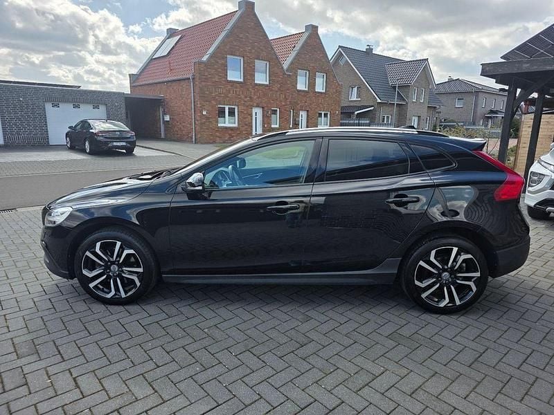 Gebraucht Volvo V40 CC Summum 150 PS (110 kW) 2016 Schwarz Kombi