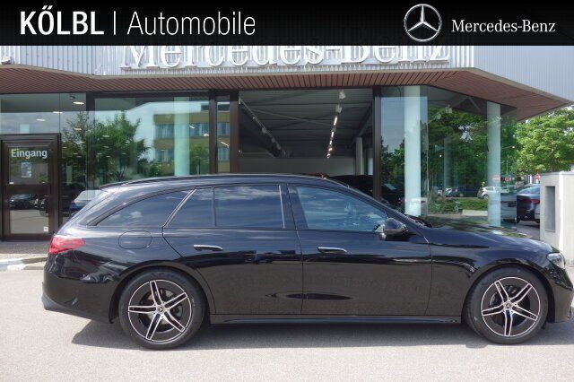 Schwarz Gebraucht 2024 Mercedes E220 AMG line Kombi | 48.770 € (Guter Preis) - Bild 1/4