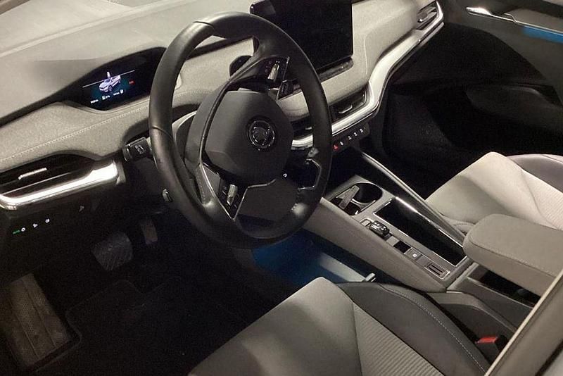 Gebraucht Skoda Enyaq iV Loft 131 kW (179 PS) 2024 Brillantsilber metallic SUV