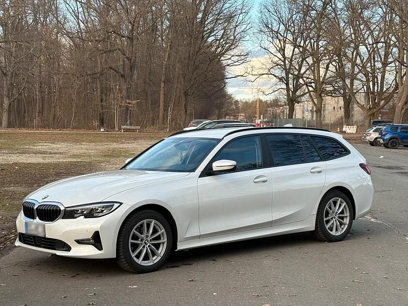 Gebraucht BMW 318 Advantage 150 PS (110 kW) 2022 Weiß Kombi