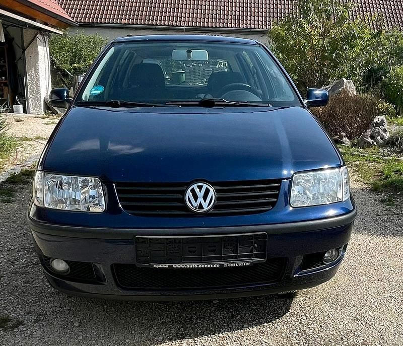 Blau Gebraucht 2000 VW Polo Kleinwagen | 2.350 € - Bild 1/4